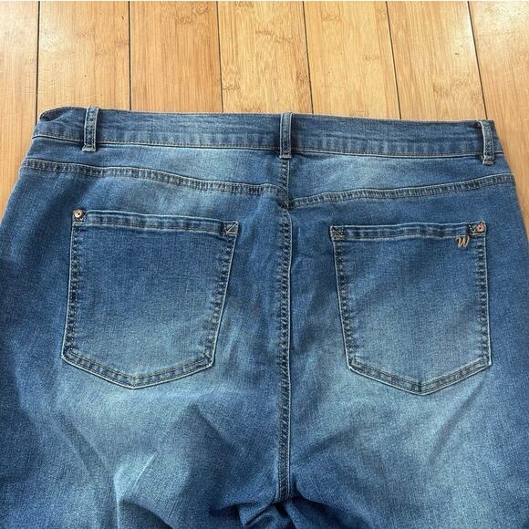 NWT Wallflower Super High Rise Flare Jeans Sz. 18 - Picture 5 of 7